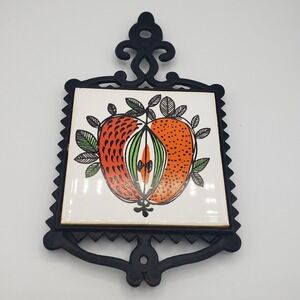 Vintage 70s Cast Iron‎ skillet pan wall Trivet Apple with Seeds Hotplate Decor